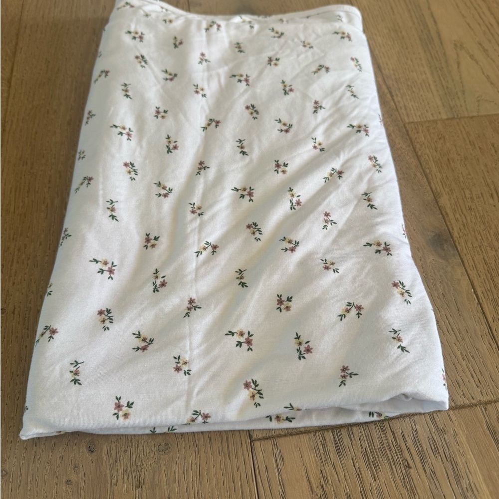 Lou Lou Swaddle Blanket Floral White